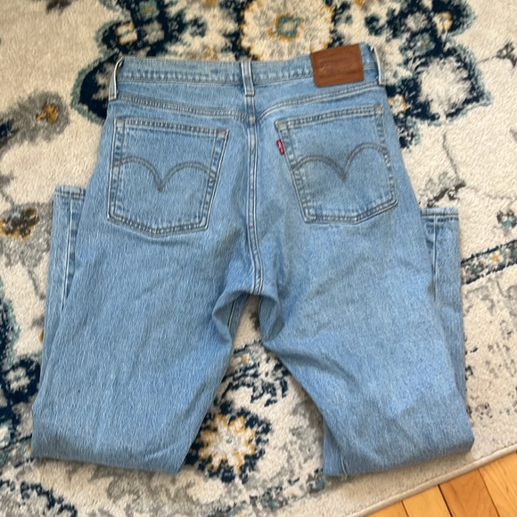 Levi wedgie straight - Picture 3 of 3